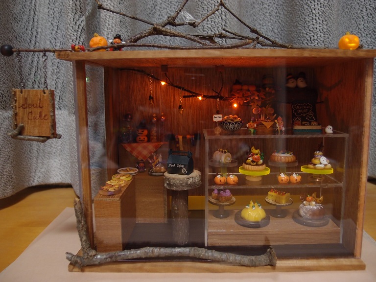 ドールハウス「ハロウィン限定・森のお菓子屋さん」: ドールハウス